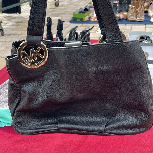 MICHAEL KORS OURSE EXCELLENT CONDITION - Picture 7 of 10